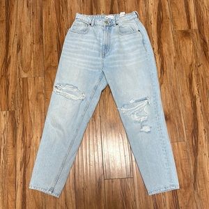 Super cute mom Jeans. Run small